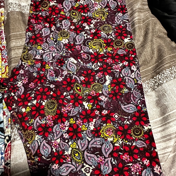 Colorful Patterned Leggings Set - Picture 4 of 14